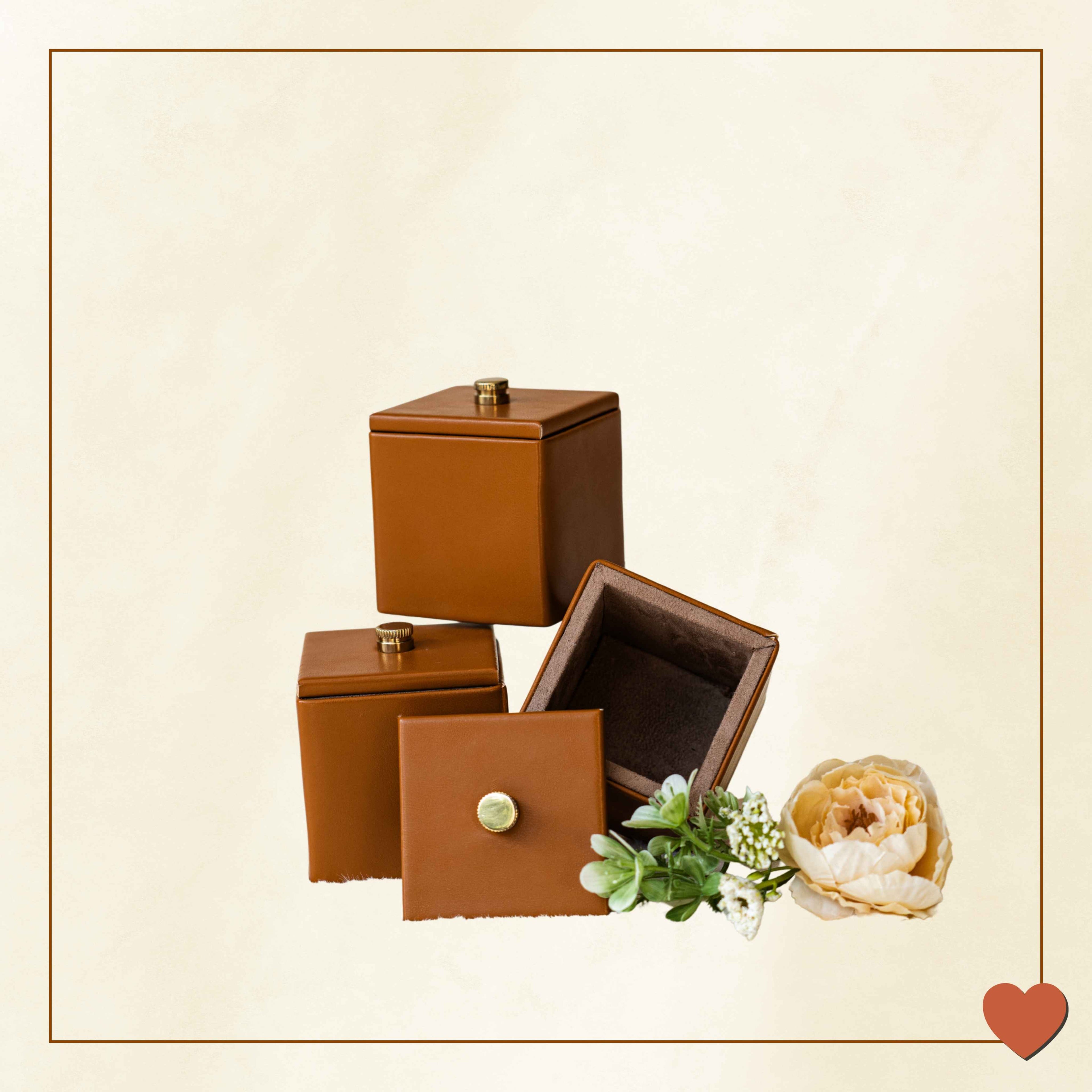 Tiny Time Capsule – Essential